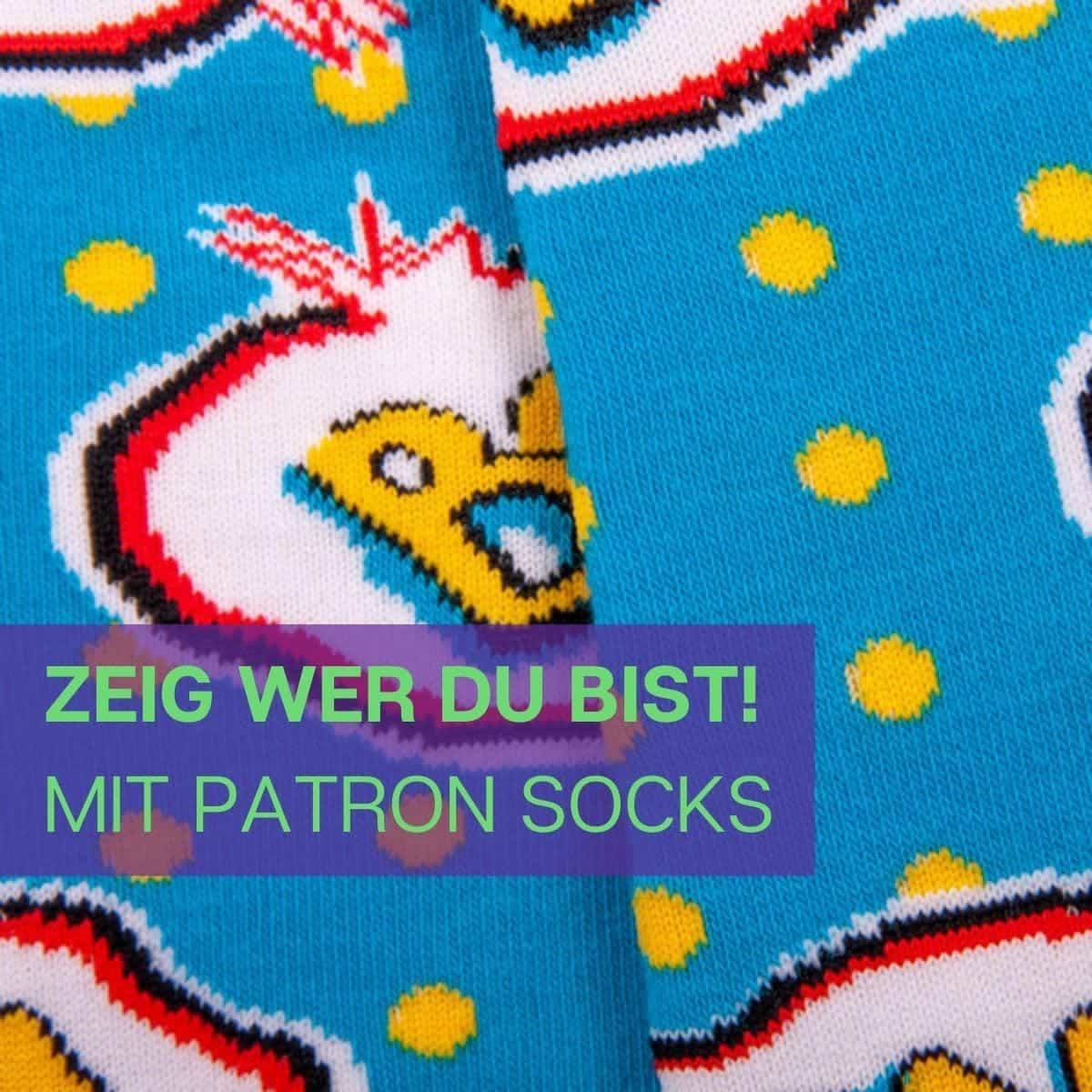 Nahaufnahme des besonderen Designs der blauen Boom Socken von PATRON SOCKS
