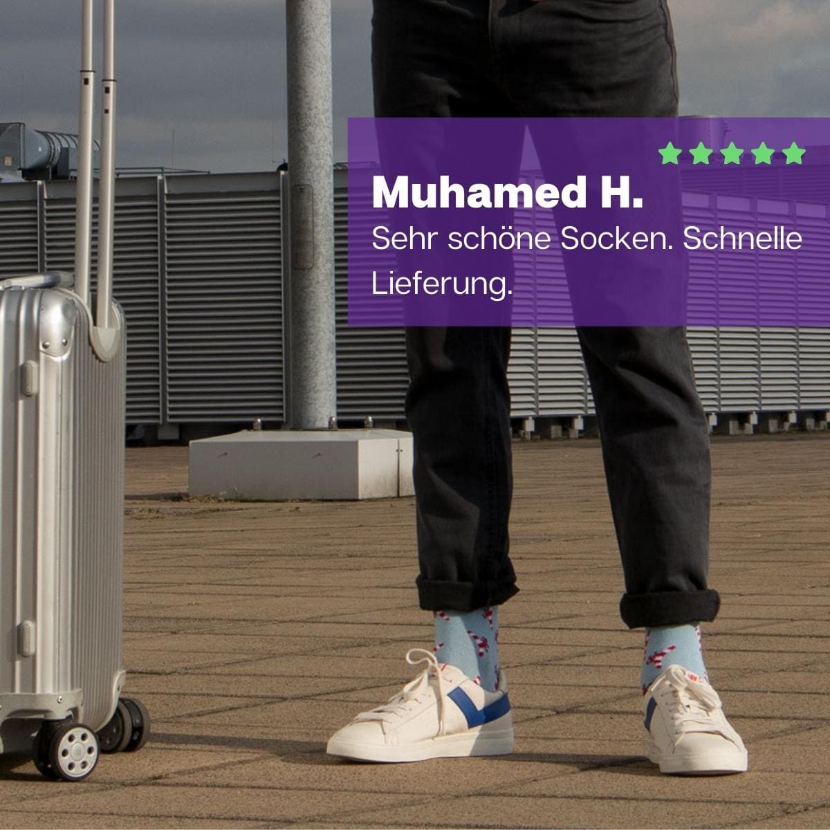 Flugzeug Socken von PATRON SOCKS mit weißen Sneaker