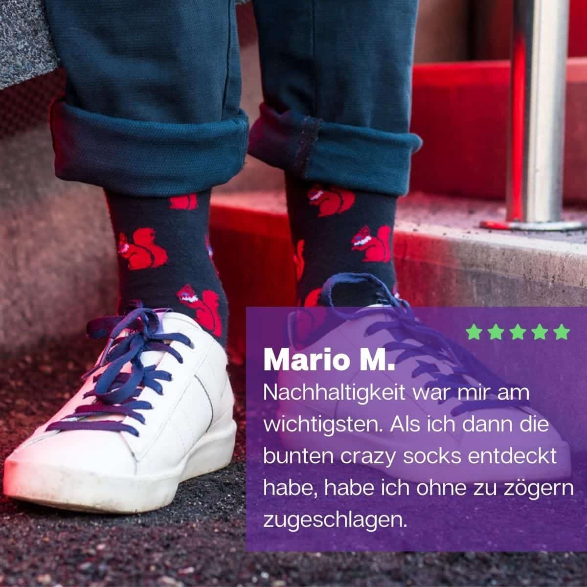 Eichhörnchen Socken von PATRON SOCKS mit weißen Schuhen