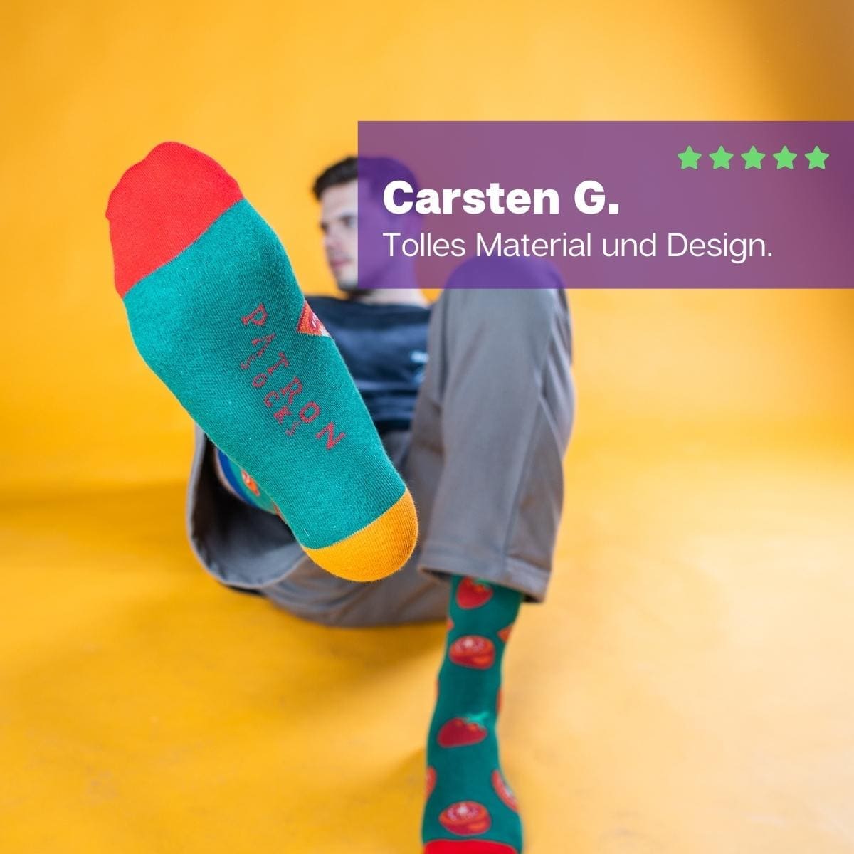 Tomaten Socken von PATRON SOCKS an Mann auf dem Boden