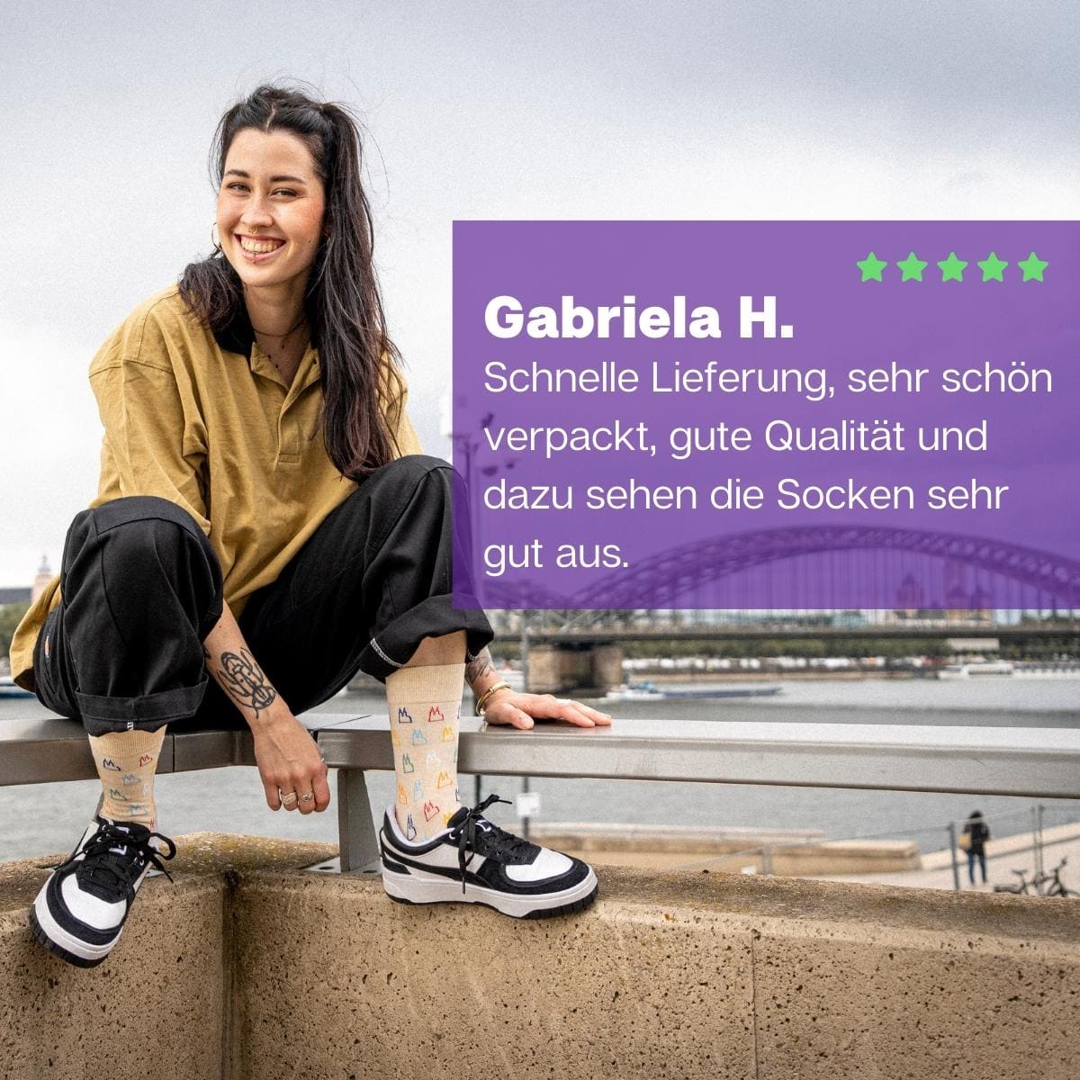 Dom Socken von PATRON SOCKS mit Sportschuhen