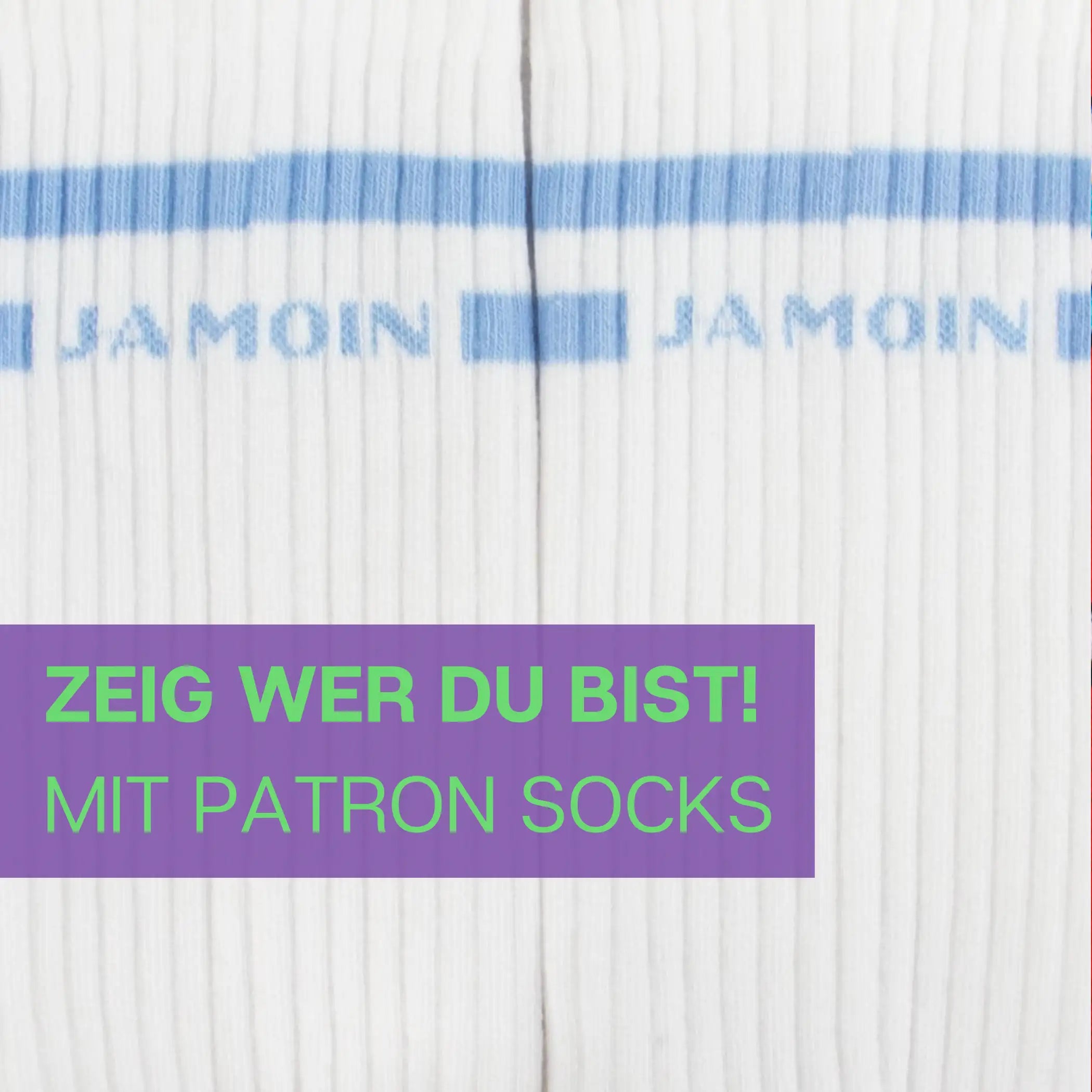 Nahaufnahme des komfortablen Designs der weißen Sportsocken mit Ja Moin Schriftzug von PATRON SOCKS
