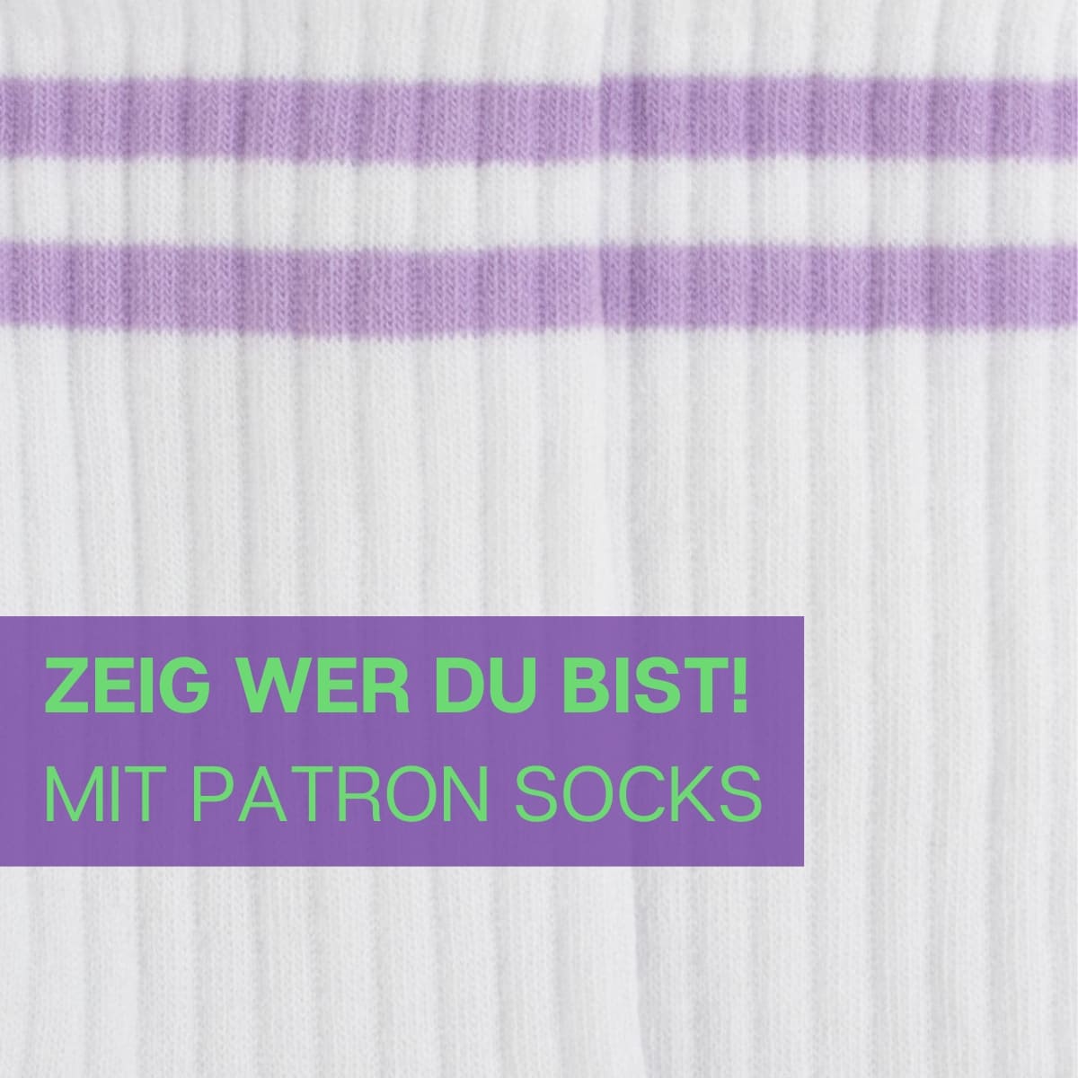 Nahaufnahme der Tennissocke in weiß mit lavendelfarbenen Streifen von PATRON SOCKS