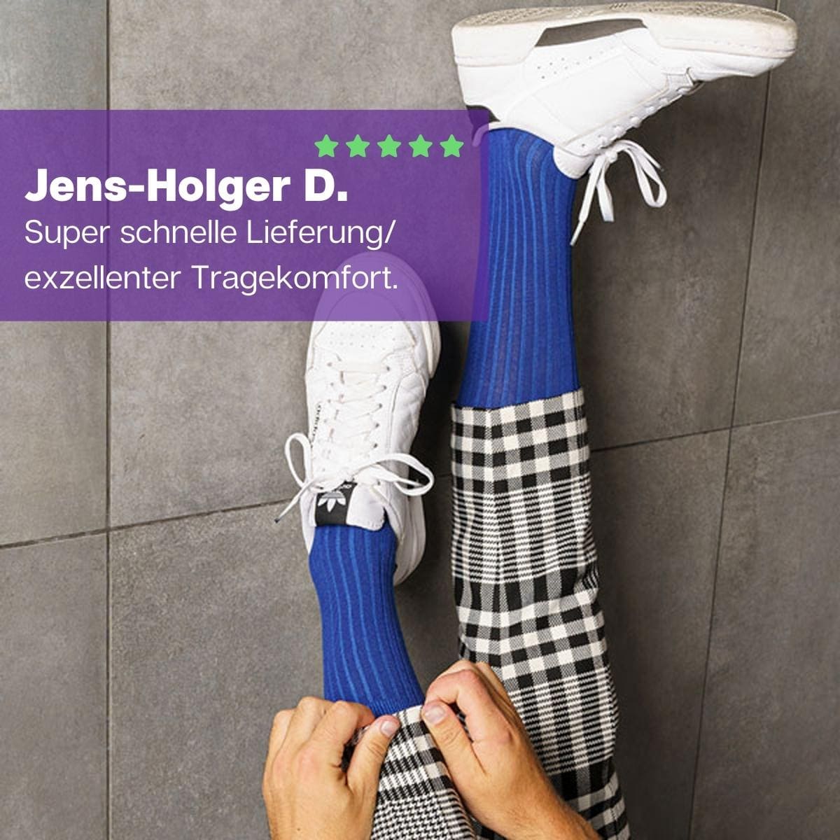 Präzise gefertigte königsblaue Luxussocken von PATRON SOCKS mit karierter Hose.