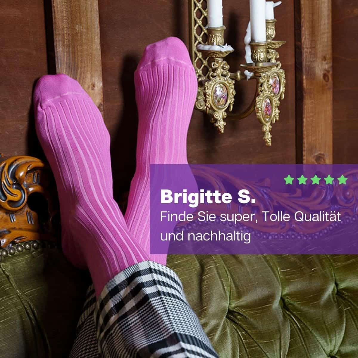 Hochwertige pinke Herren Socken von PATRON SOCKS mit karierter Hose.