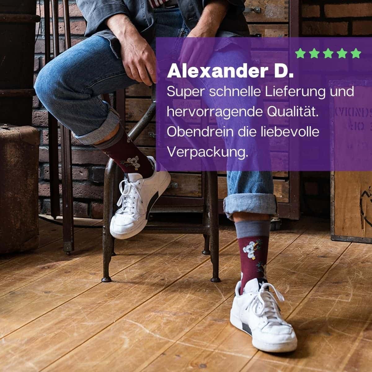 Koala Socken von PATRON SOCKS mit weißen Schuhen