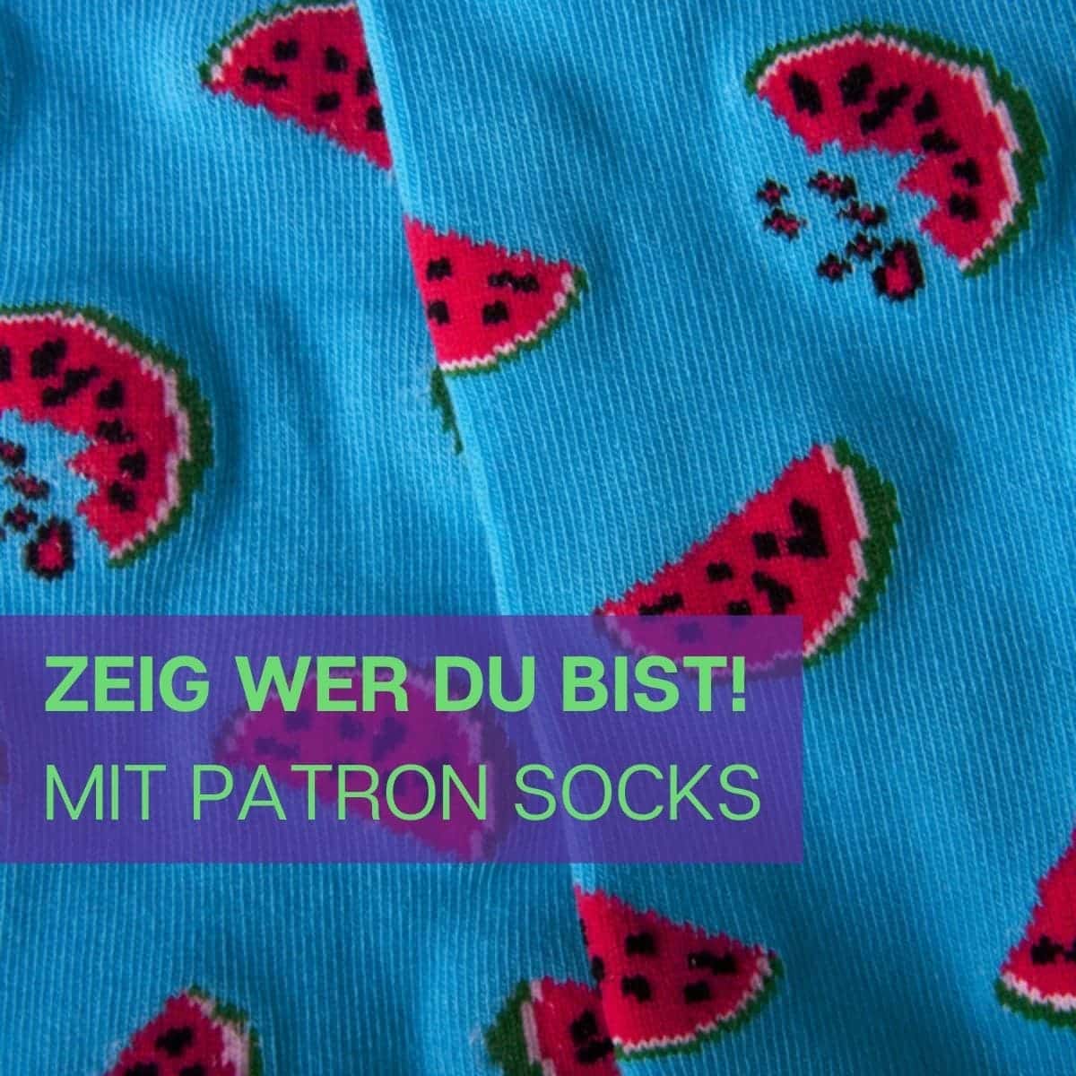 Nahaufnahme des erfrischenden Designs der türkisen Melonen Socken von PATRON SOCKS
