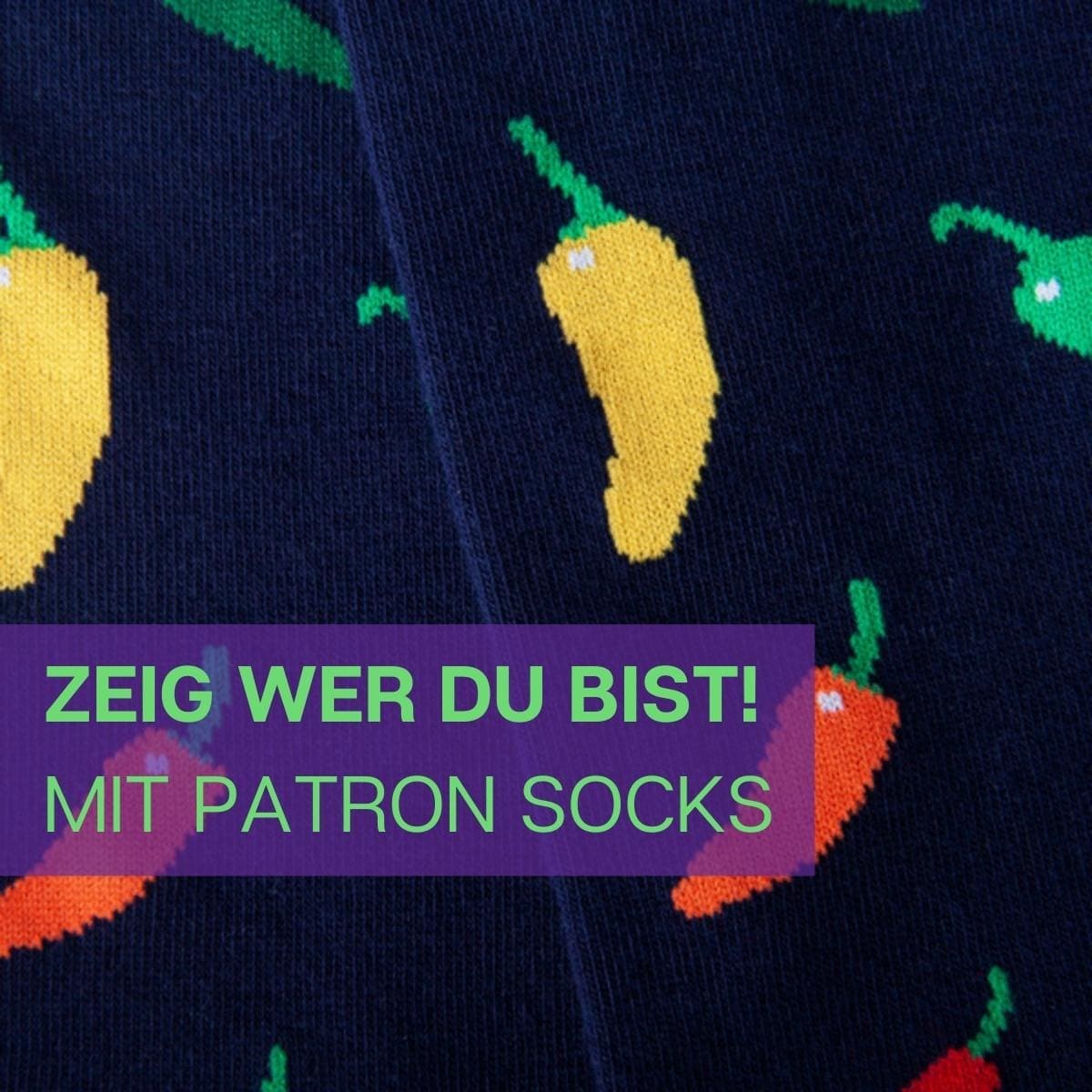 Nahaufnahme des scharfen Designs der blauen Chili Socken von PATRON SOCKS
