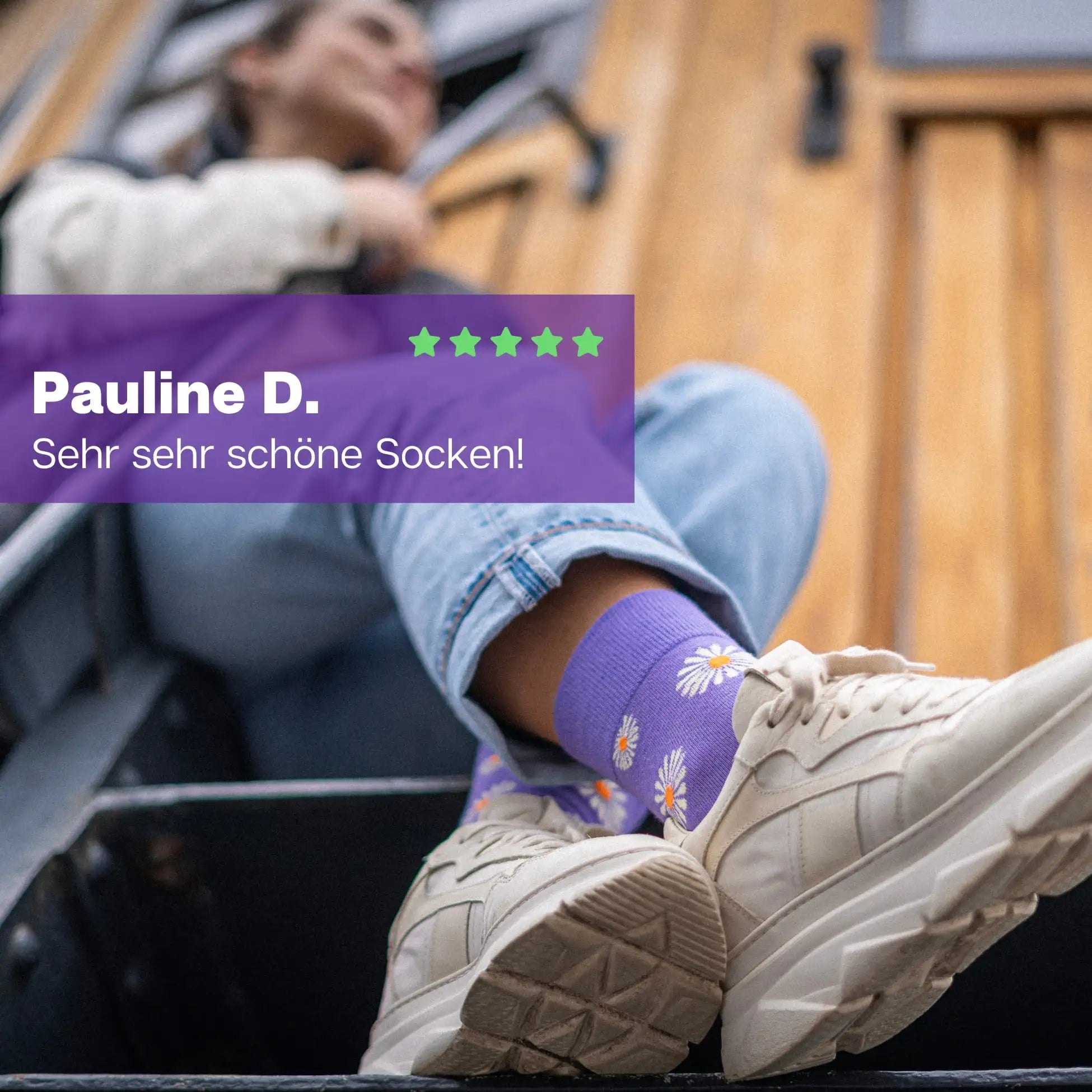 Blumen Socken von PATRON SOCKS mit Sneaker
